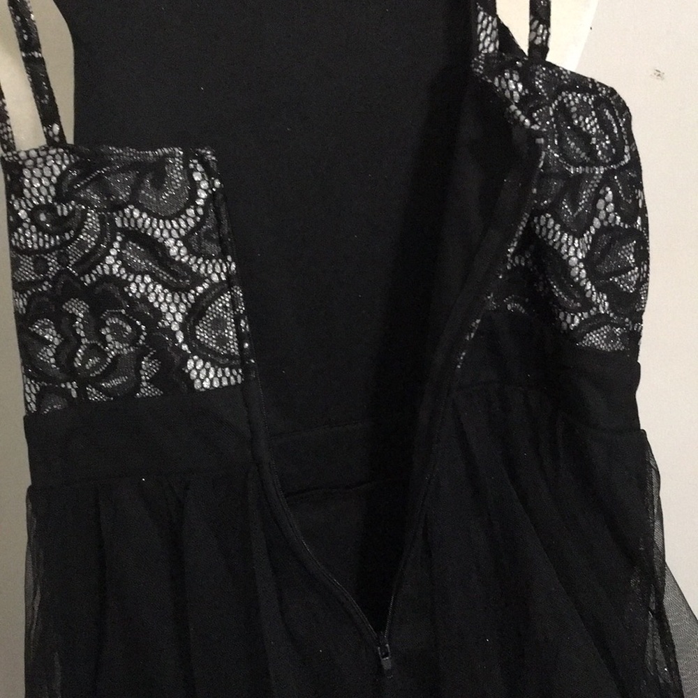 Elizabeth Party Dress (Child) NWOT - Picture 6 of 11